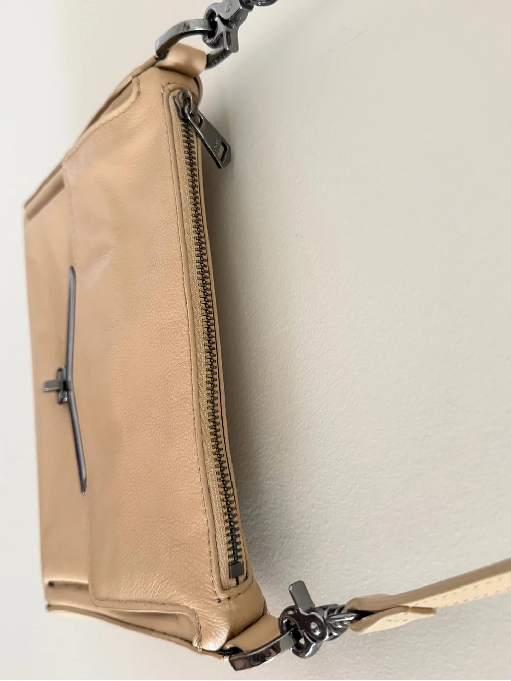 Botkier New York Leather Crossbody Bag Beige‎ Nude Neutral Should Bag Purse